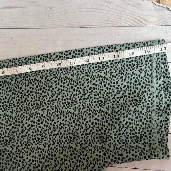 Leopard Mint Dot Workout Biker Shorts Women Medium Hidden Pockets - Picture 8 of 10